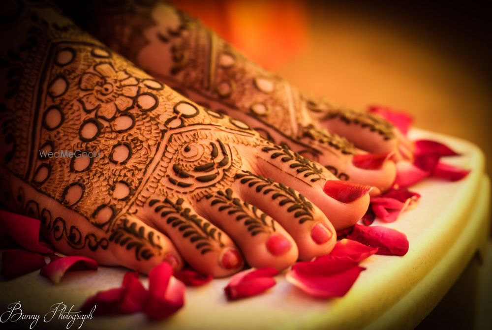 Photo of Rose design mehendi for feet