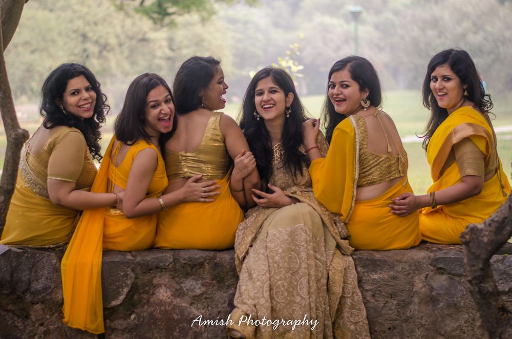 Yellow Wedding Photoshoot & Poses Photo