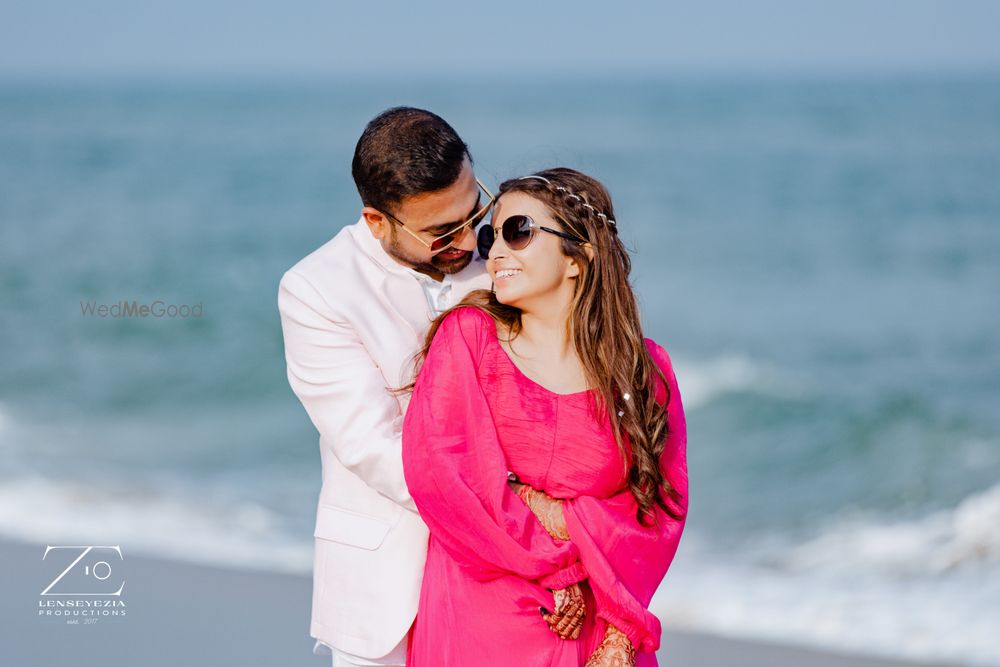 Photo From Vibhav & Poorima - Prewedding - By Lenseyezia Productions