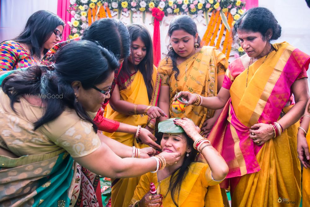 Photo From Jayeta & Ashok ~ Wedding- Durgapur - By iPic Frames