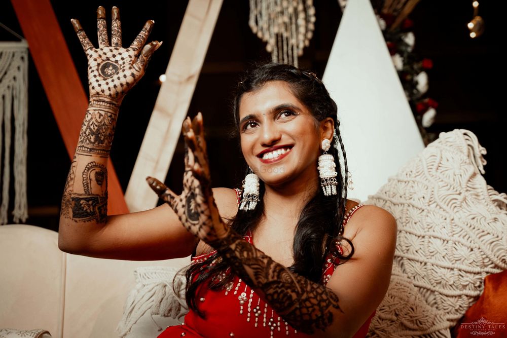 Photo From Priyanka & Shashikiran | Mehendi Ceremony Photography - By Destiny Tales