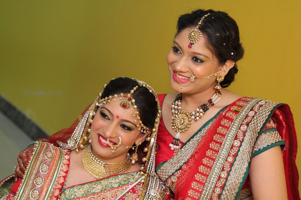 Photo From bridal diaries - By Hinal Modi Makeup Artist