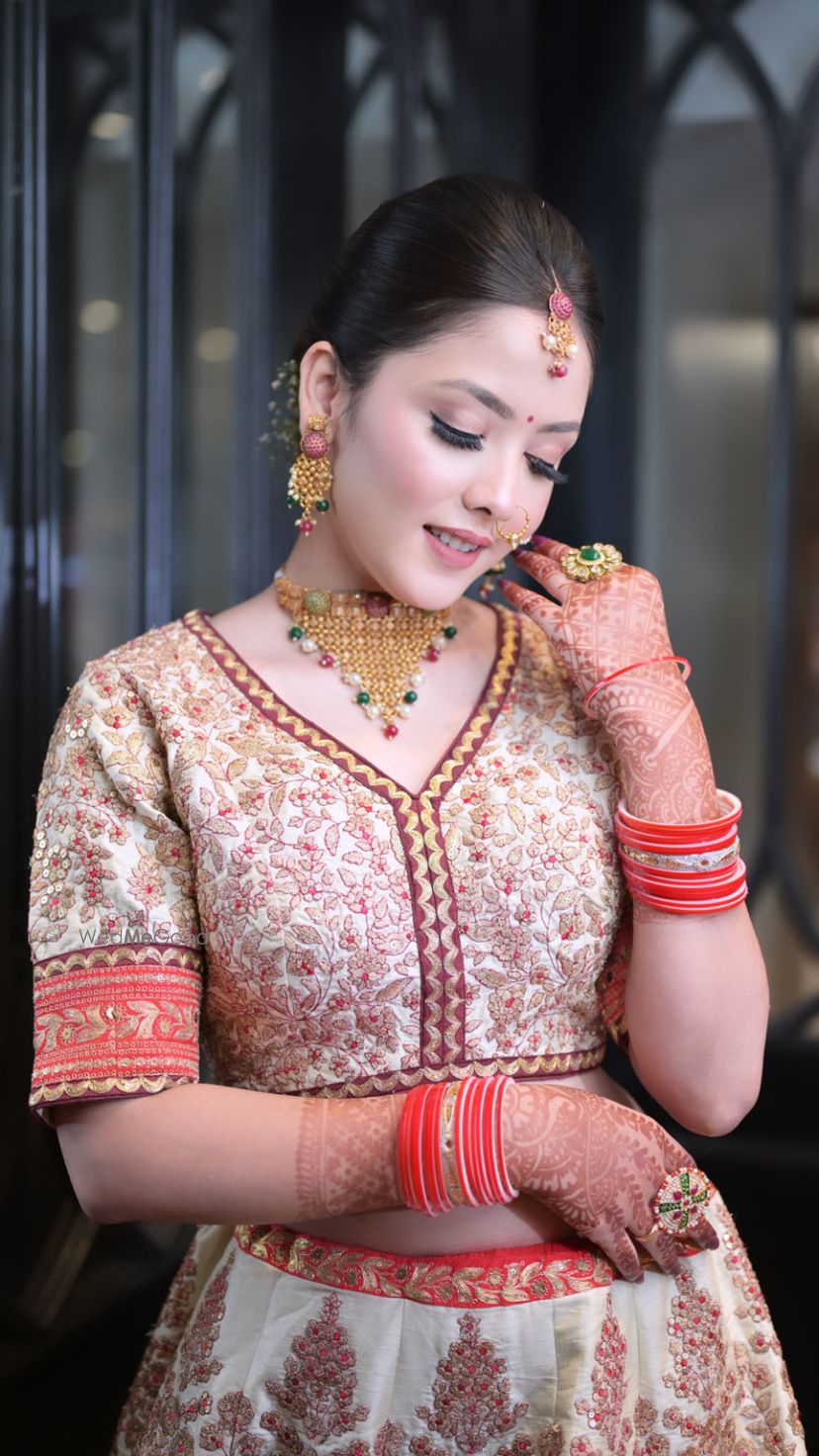 Photo From Modern Age Bridal Look - By Kapila Gupta Makeup