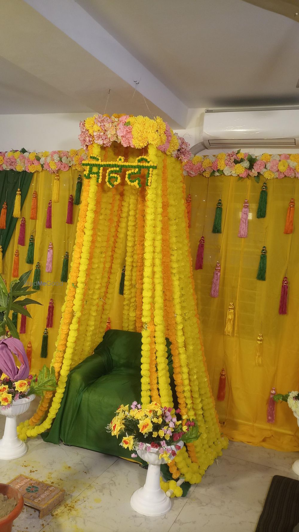 Photo From HALDI MEHNDI MAYURI MATHURIA vasant kun nivideta kunj k31 delhi on 22 November 2024 - By Golden Moment Decor