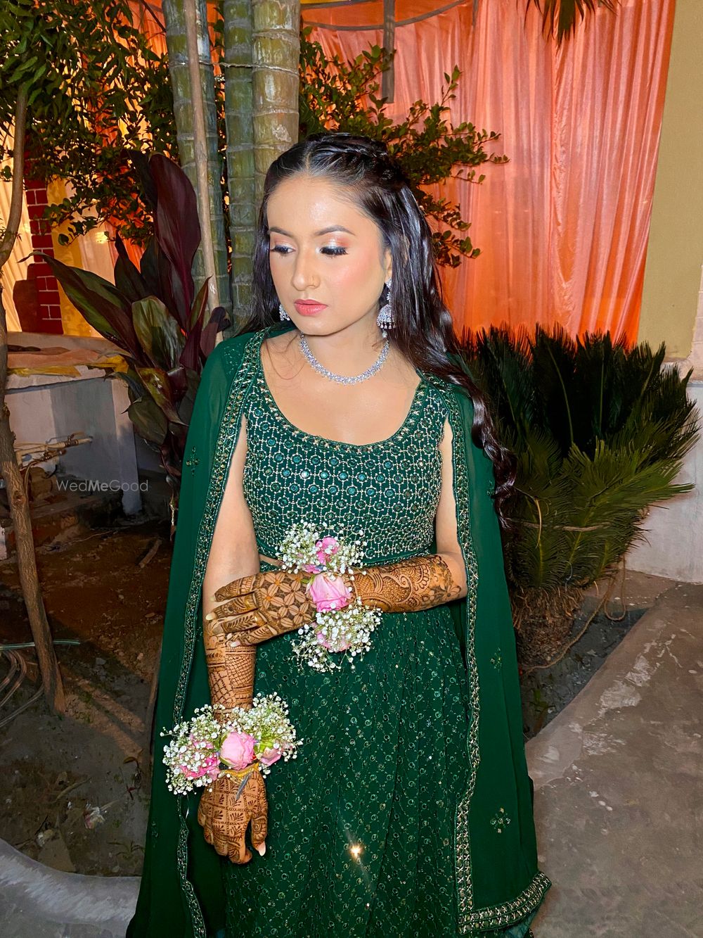 Photo From Amrita’s Mehendi look  - By Surbhi Malhotra Makeovers