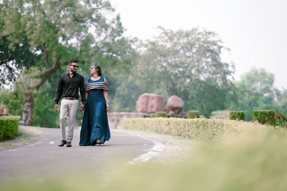 Photo From prewedding - By Deep Caps Photography