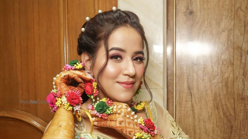 Roopali Talwar Makeup Artist