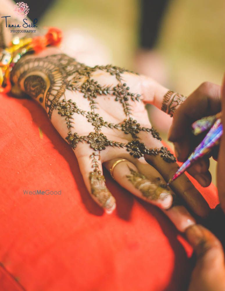 Photo of Bridal Hand Mehendi Design