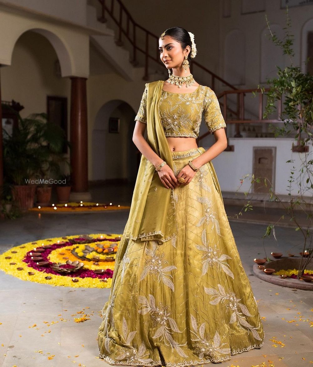 Photo From Diwali Bridal Collection - By Aari Tari