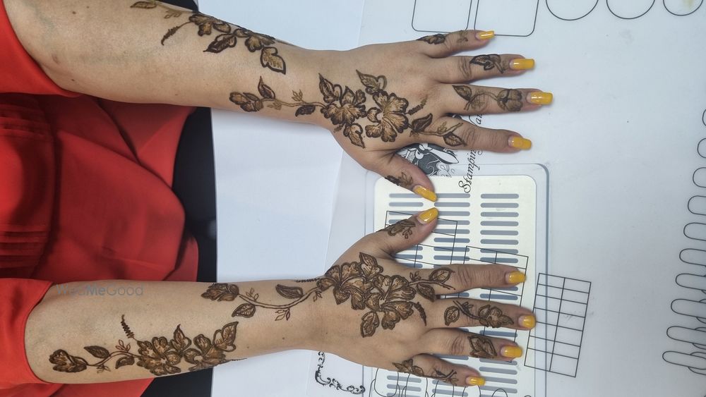 Photo From Floral designs - By Girly Henna by Sahana