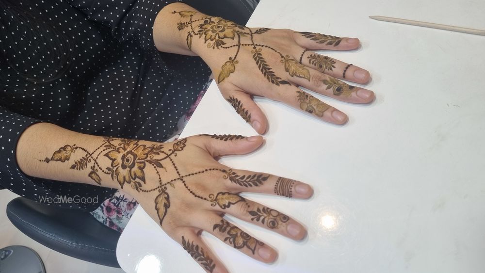 Photo From Floral designs - By Girly Henna by Sahana