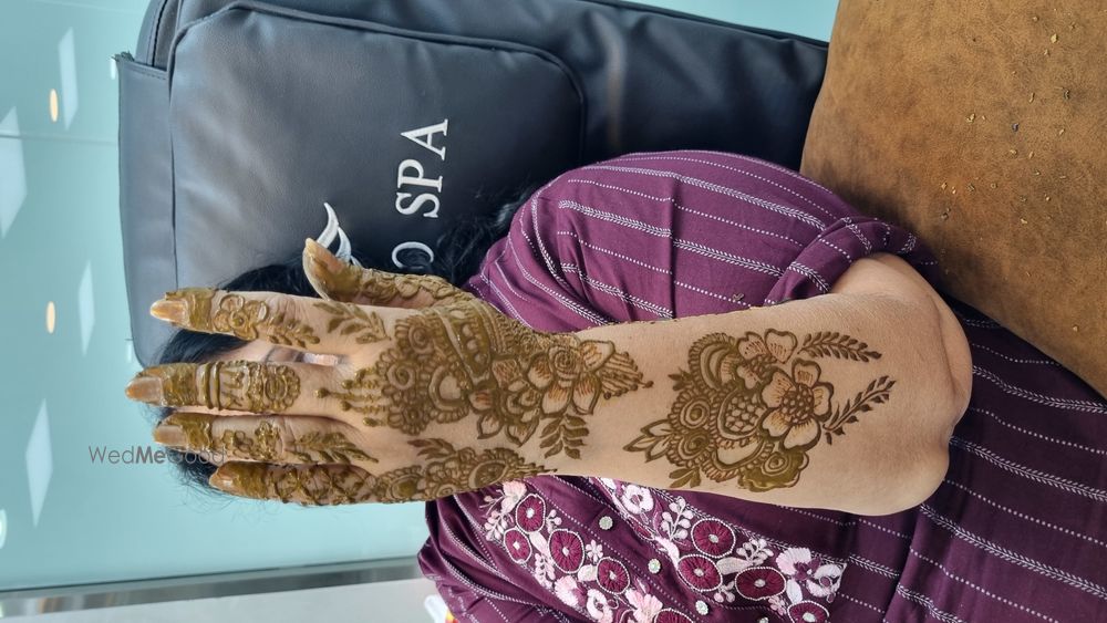 Photo From Floral designs - By Girly Henna by Sahana