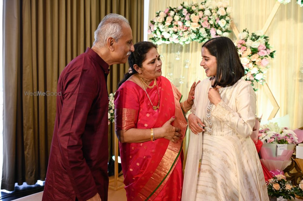 Photo From Aishwarya & Ajay Engagement shoot - By Abhiram Pathak Photography 