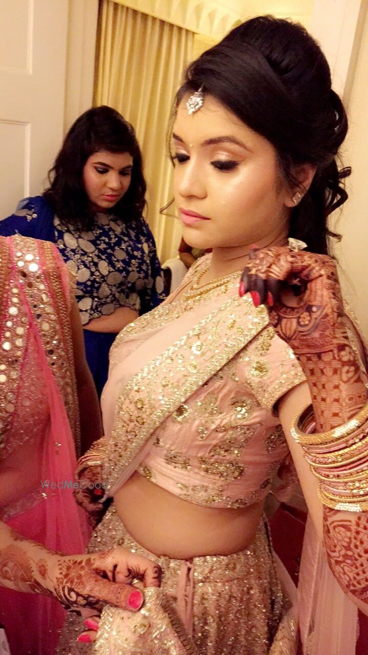 Photo From Engagement makeup (ITC Grand Bharat) - By Kriti Chhabra Makeovers