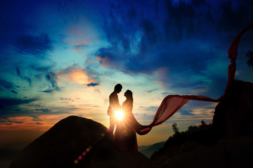 Photo of Beautiful silhouette based pre wedding shoot shot
