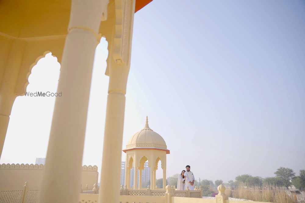 Photo From Pre wedding - By The Grey Right Studio