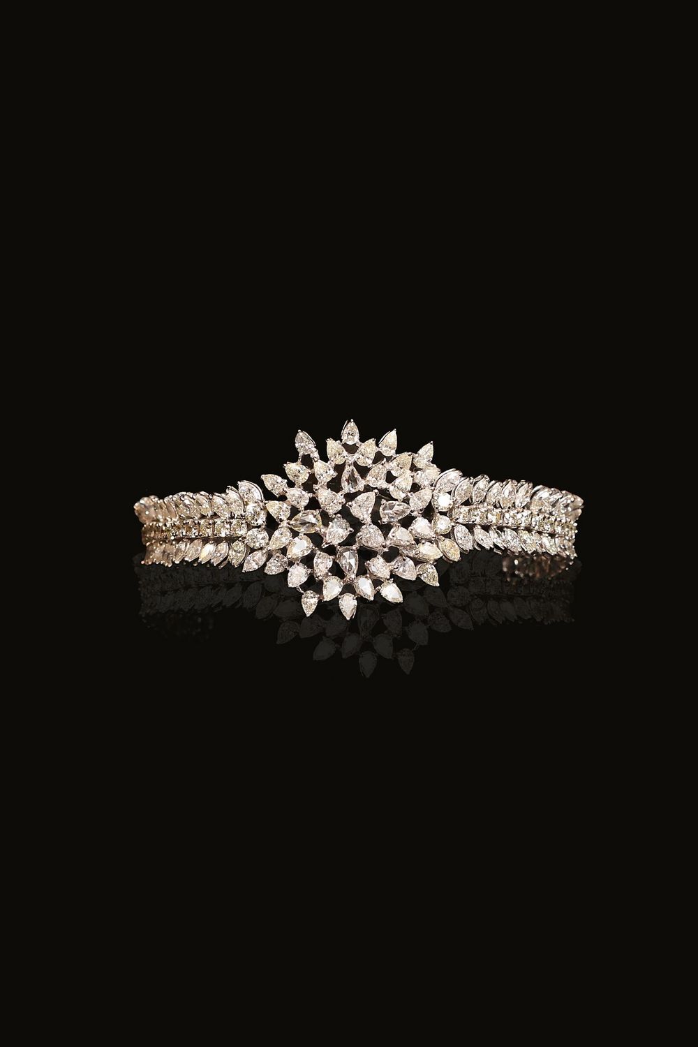 Photo of Stunning diamond bracelet with a floral design