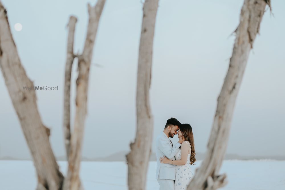 Photo From Deepak & Jyoti - Pre Wedding - By Picfiniti Studios