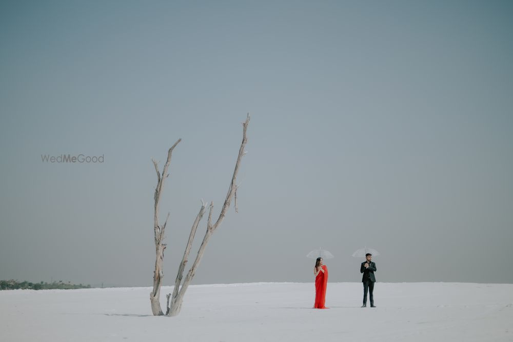 Photo From Deepak & Jyoti - Pre Wedding - By Picfiniti Studios