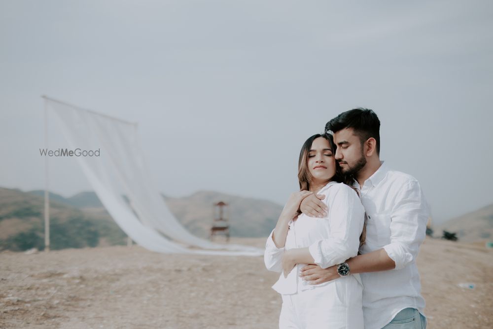 Photo From Deepak & Jyoti - Pre Wedding - By Picfiniti Studios