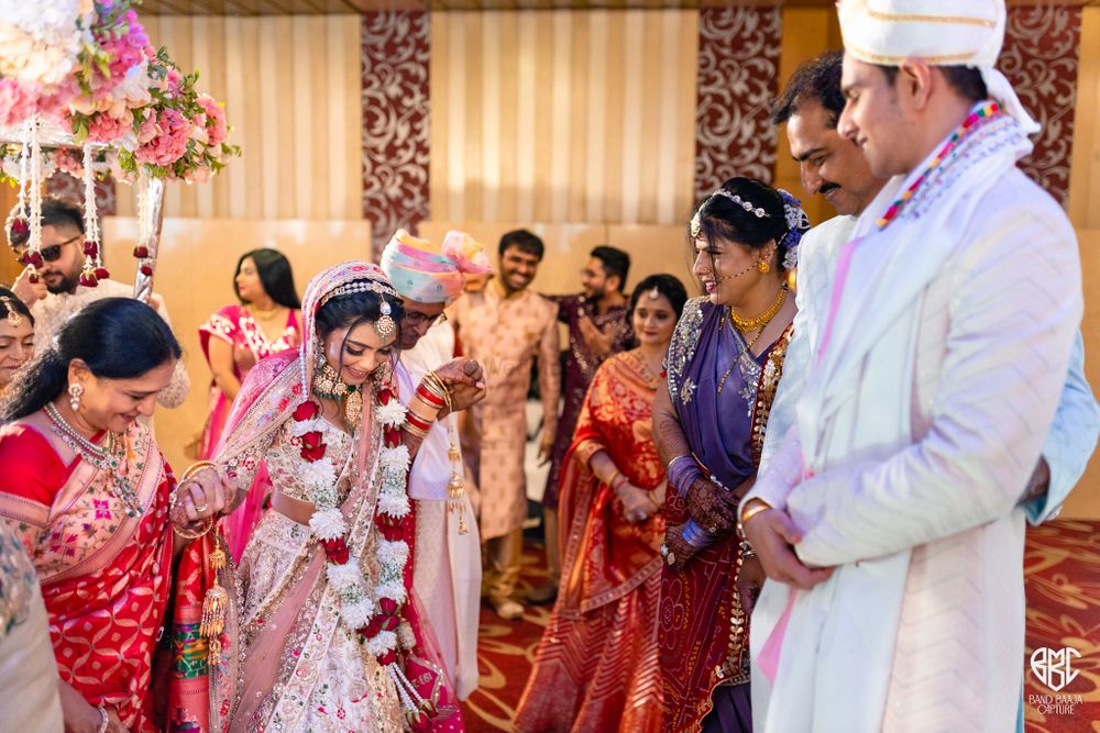 Photo From Yash Devanshi: Stunning Gujrati Wedding at Asian Banquets, Mulund - By Band Baaja Capture