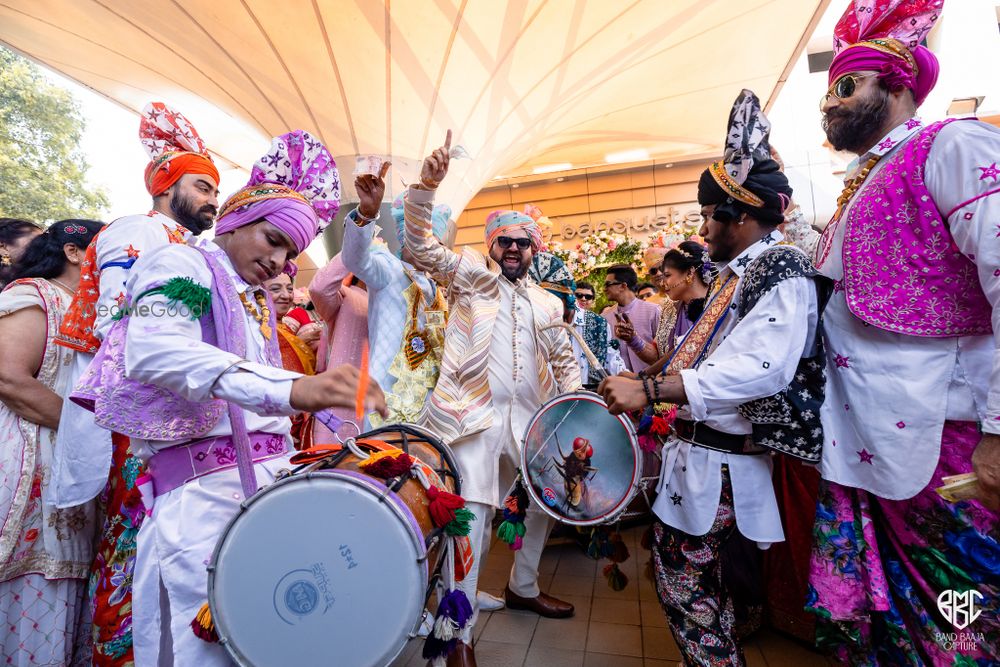 Photo From Yash Devanshi: Stunning Gujrati Wedding at Asian Banquets, Mulund - By Band Baaja Capture