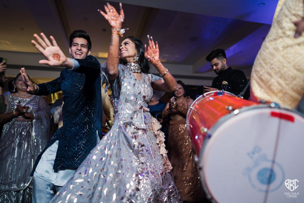 Photo From Yash Devanshi: Energetic Sangeet at JK Banquets, Worli - By Band Baaja Capture