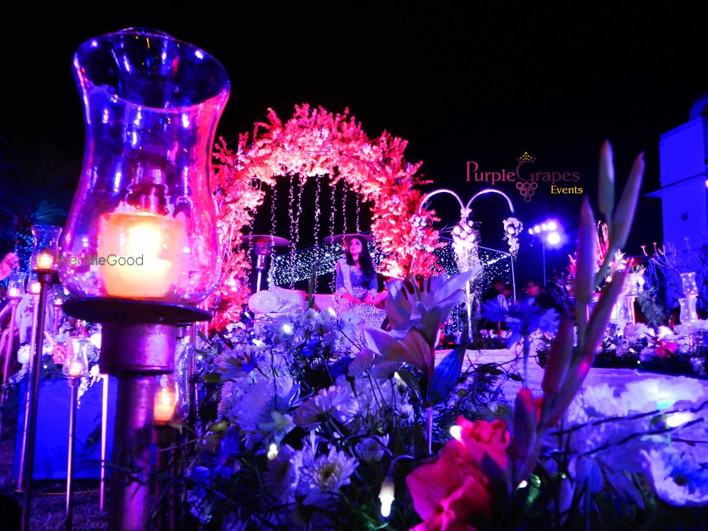Photo From Sparkling Stary theme Bride groom sitting - By Purple Grapes Weddings & Event Planner