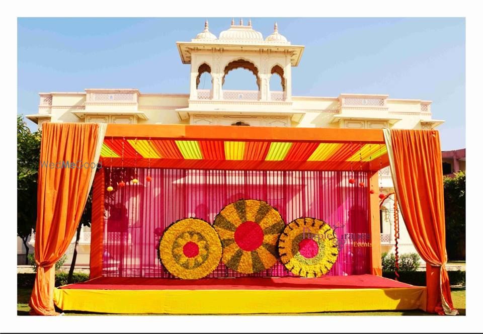 Photo From Neon is so fun & Funky & Oh so Chic mehndi decor~e!! - By Purple Grapes Weddings & Event Planner