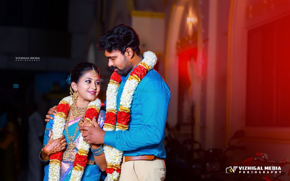 Photo From Engagement 01 - By Vizhigal Media - Pre Wedding