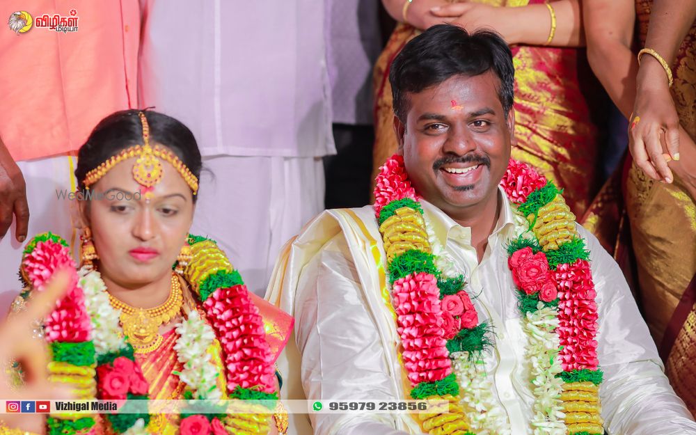 Photo From bride and groom Candids - By Vizhigal Media - Pre Wedding