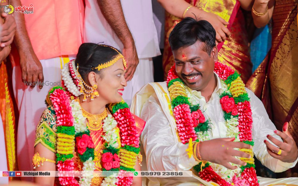 Photo From bride and groom Candids - By Vizhigal Media - Pre Wedding