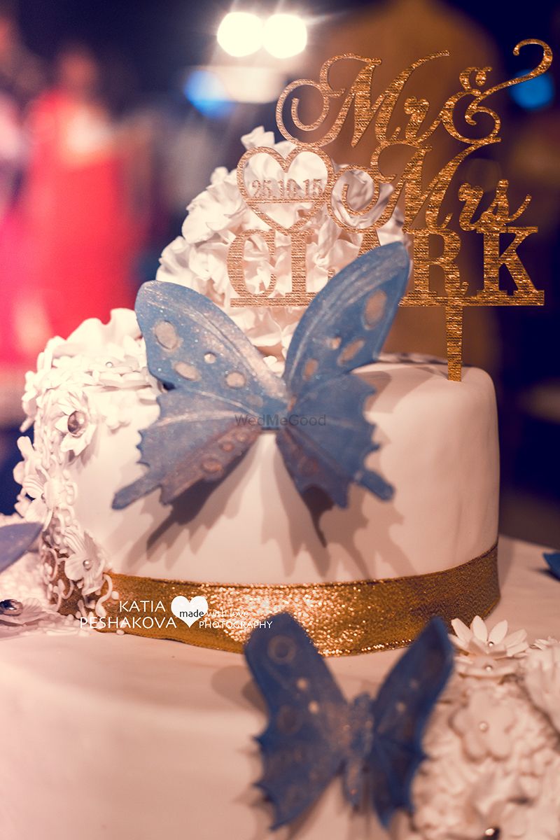 Photo of butterfly wedding cake