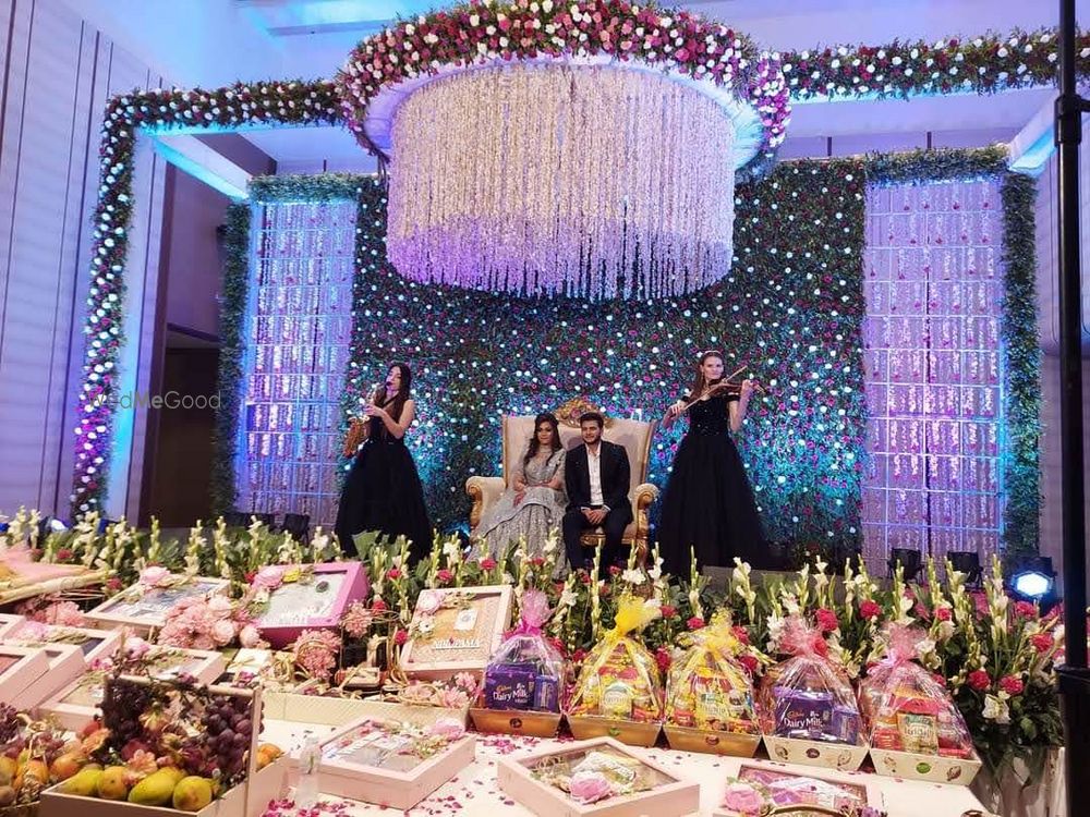 Photo From Wedding Stage Reception - By Silver Tree