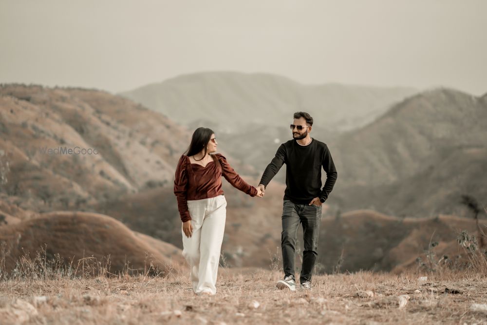 Photo From pre wedding - By Aarav Photography