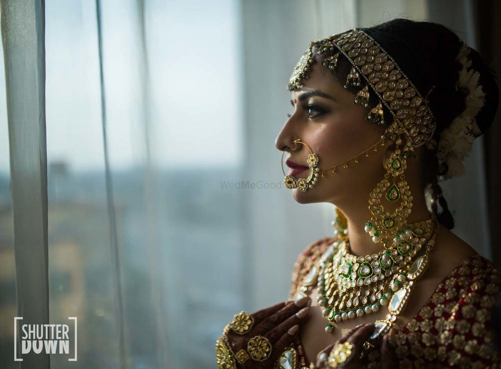 Photo of Heavy contrasting bridal jewellery for bride
