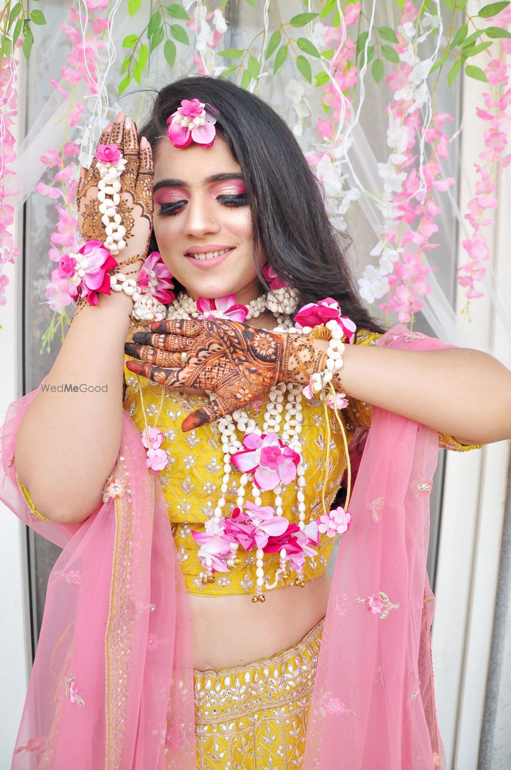 Photo From Haldi/Mehendi Looks - By Pretty faces by Kriti