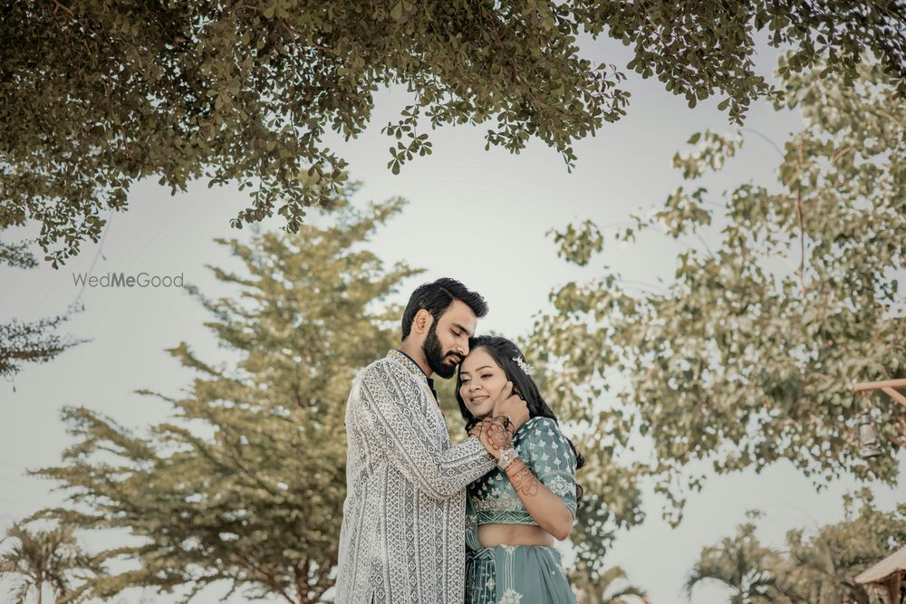 Photo From ENGAGEMENT SHOOT - By Famecast Wedding Capturer