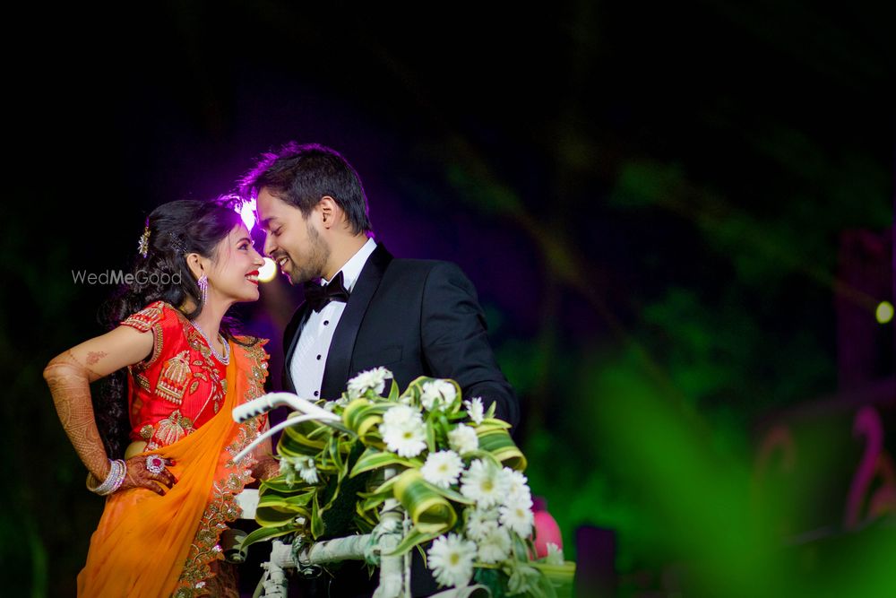 Photo From CANDID COUPLE - By Priyam Parikh Pictures