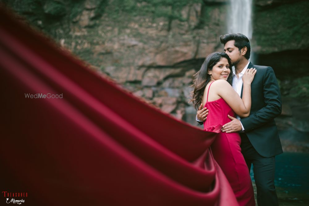 Photo From Prakretish & Neelanjana - By Treasured Memories - Pre Wedding