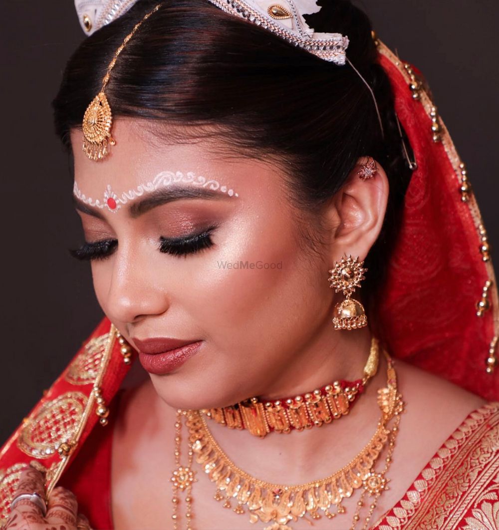 Photo From Meghna : Subtle & Traditional Bengali Bride  - By Hair & Makeup by Vaishnavi