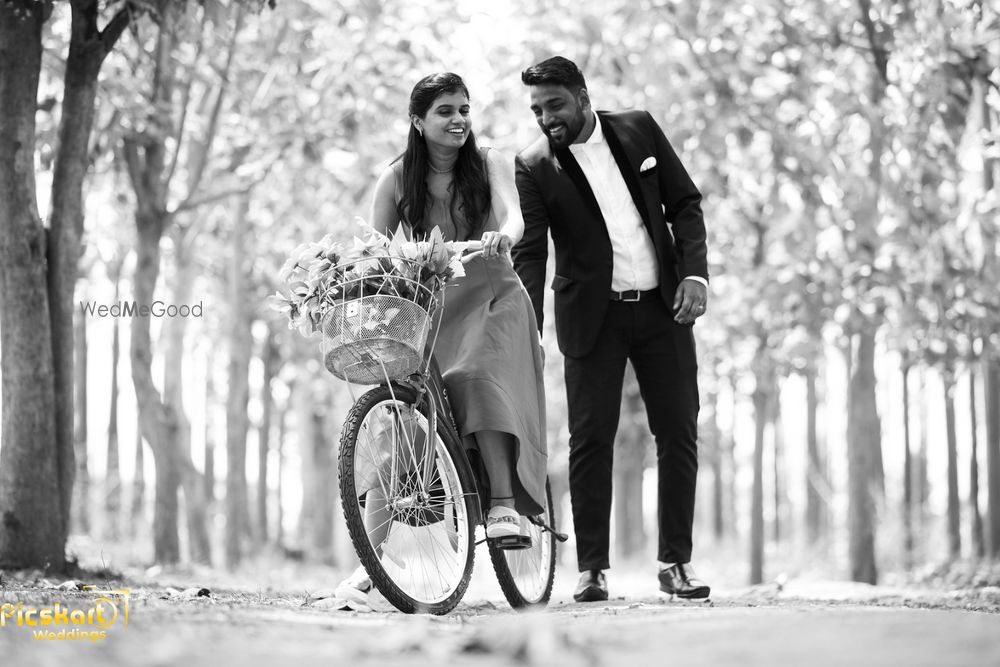 Photo From Pre Wedding - By Picskart Weddings