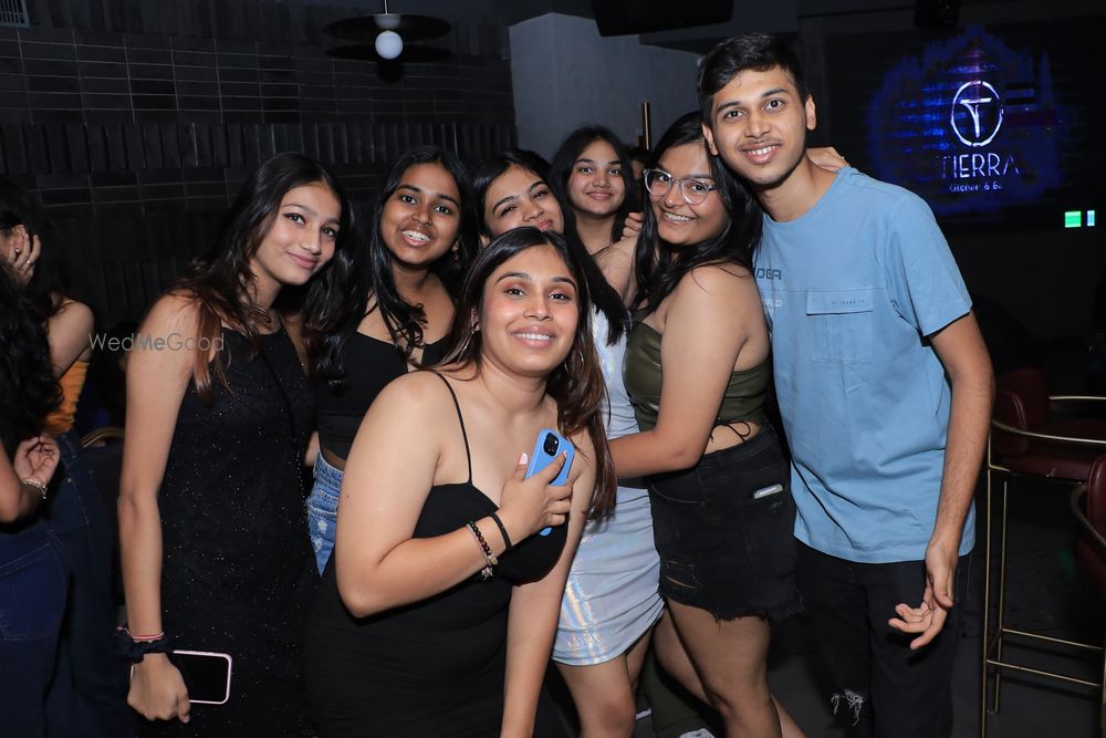 Photo From DJ Santy – Live at Tierra Kitchen & Bar, Worli - By DJ Santy