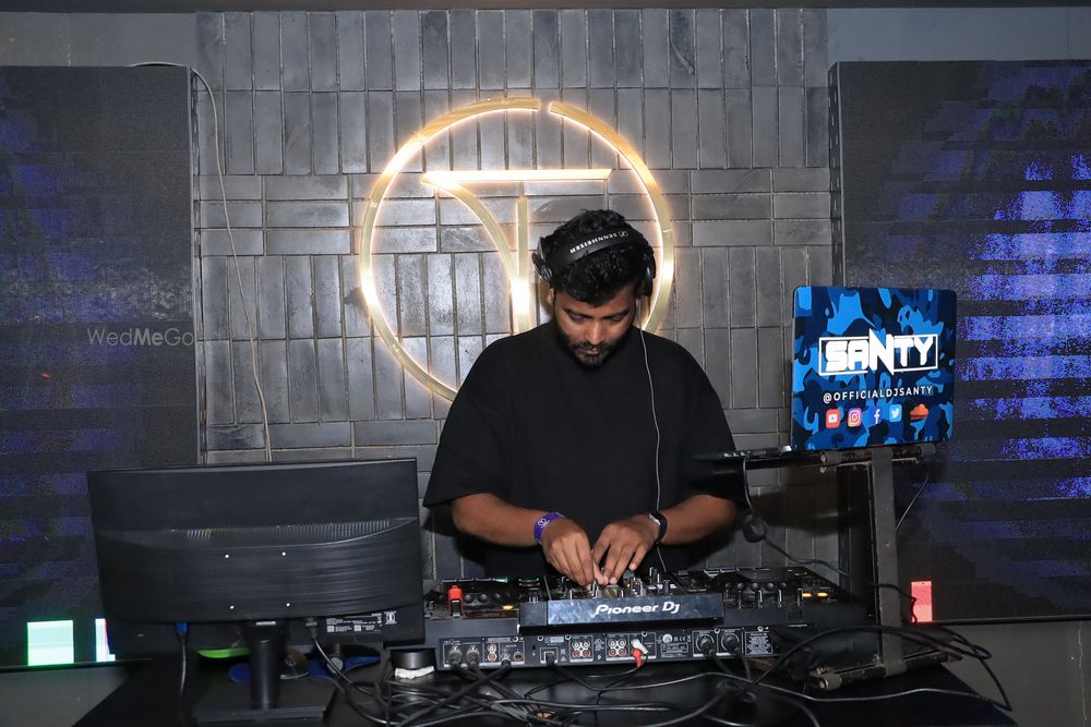 Photo From DJ Santy – Live at Tierra Kitchen & Bar, Worli - By DJ Santy