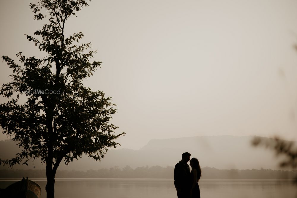 Photo From Akshita Pre Wedding - By Yogi Zaveri Photography