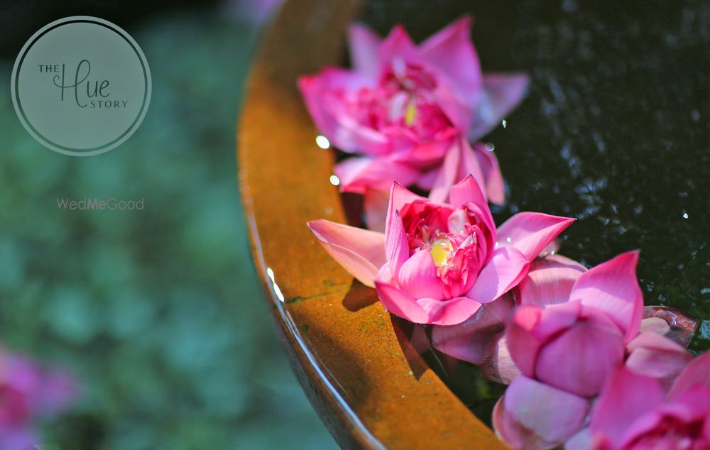 Photo of Simple floating lotus decor