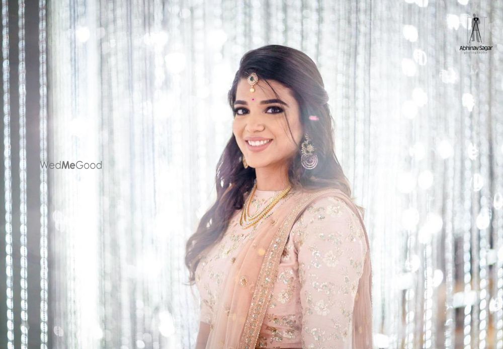 Photo of Stunning light makeup for an engagement or sangeet!