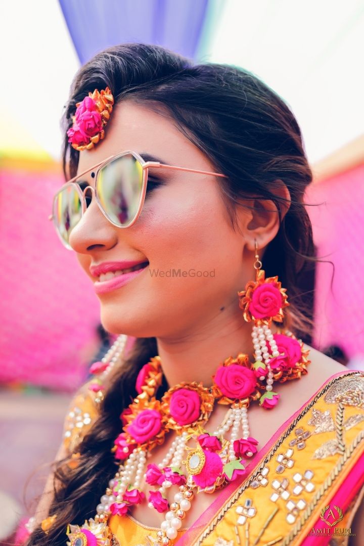 Photo of Bright pink floral and gota Choker on mehendi