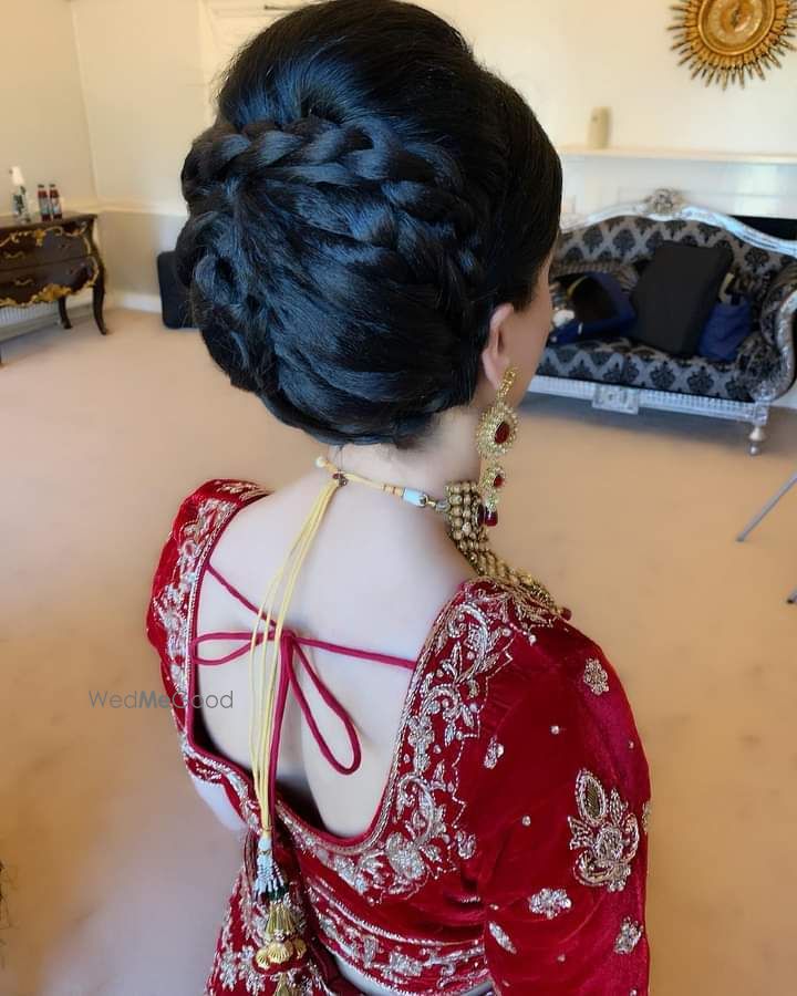 Photo From Trendy hairdo - By Swati Makeovers