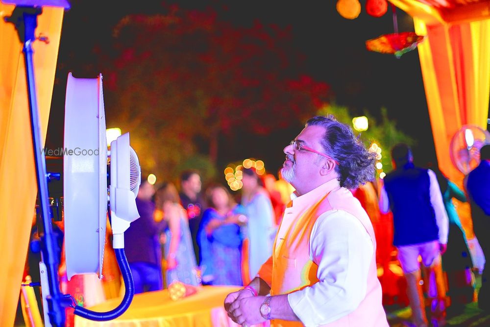 Photo From The Royal Mehandi with The Bride & Bridemaids - By Vivekk Vikas Photography 